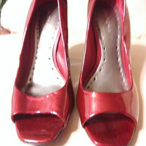 👠💟BCBG red high heels size 9 - Picture 4 of 4